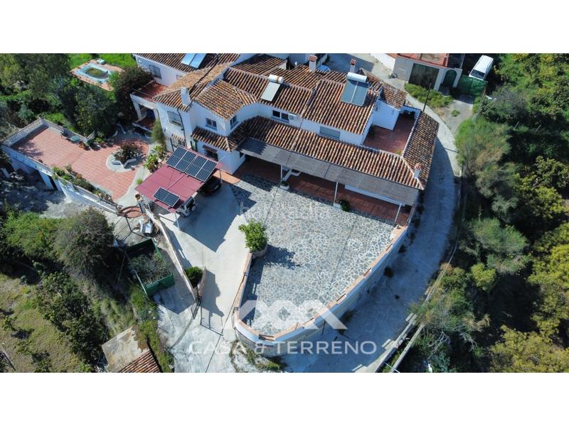 Foto 5c7a87e1-8cf5-461f-9688-27defd45f13d. Chalet se vende finca única con vistas al mar y a la montaña en almayate en Almayate Bajo