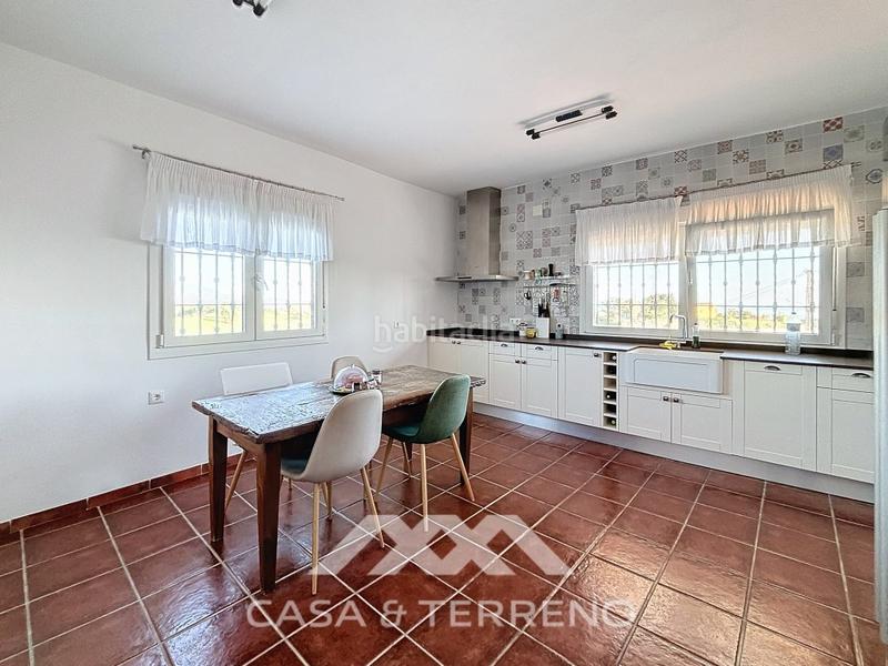 Foto 81b12ed7-b7a5-4918-88b0-2f7ca5a21239. Chalet se vende finca única con vistas al mar y a la montaña en almayate en Almayate Bajo