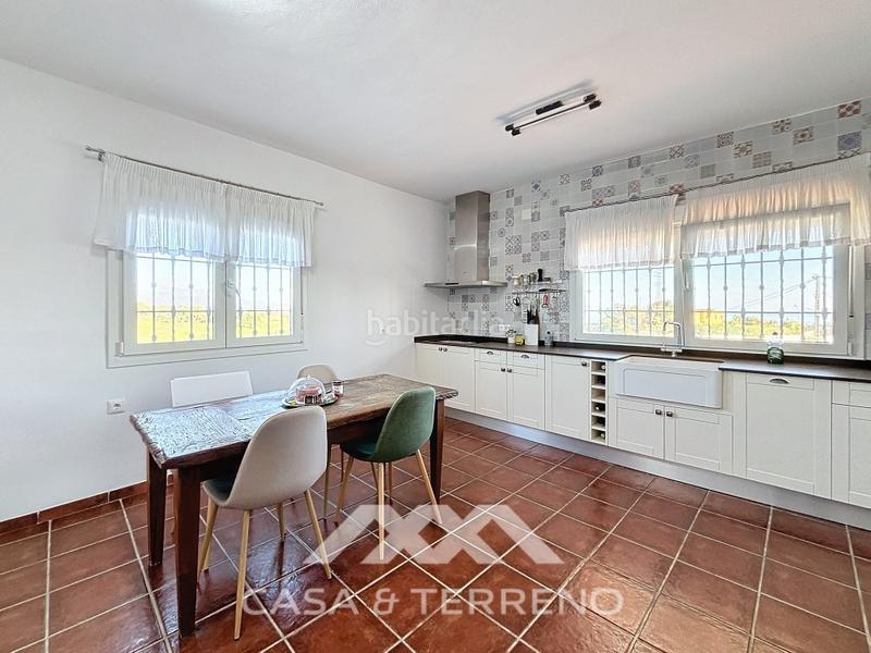 Foto bbdb6624-45bf-4064-b99b-9bb059f8a978. Chalet se vende finca única con vistas al mar y a la montaña en almayate en Almayate Bajo