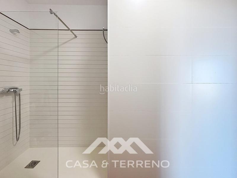 Foto c01c42c3-8774-45fb-a80b-372a0fdd9caf. Chalet se vende finca única con vistas al mar y a la montaña en almayate en Almayate Bajo