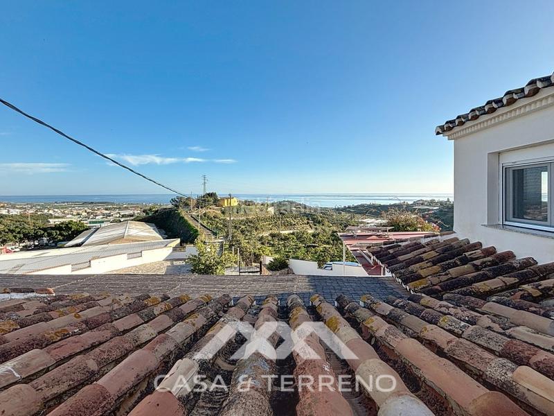 Foto c6aadbda-1bb1-4390-9c6a-473a28293f9f. Chalet se vende finca única con vistas al mar y a la montaña en almayate en Almayate Bajo