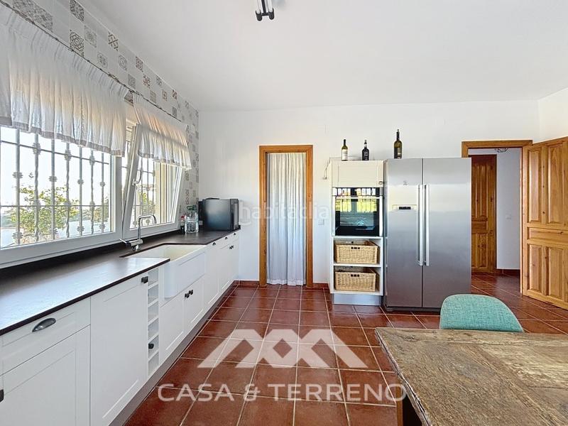 Foto cd50f105-cb50-43ec-823d-45fdc0c8caf7. Chalet se vende finca única con vistas al mar y a la montaña en almayate en Almayate Bajo