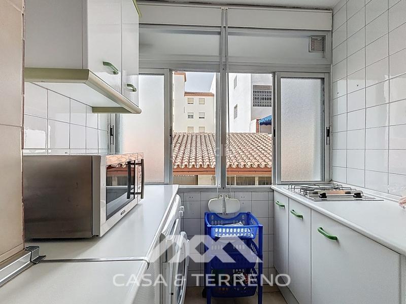 Foto 08d48a2b-8193-409c-b712-76869d9e4e89. Apartamento piso luminoso con amplio balcón y excelente ubicación en Torre del Mar