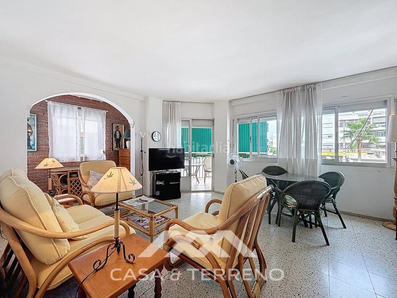 Foto 6803b8ca-c383-44d0-a9ab-a79ac8412ccd. Apartamento piso luminoso con amplio balcón y excelente ubicación en Torre del Mar