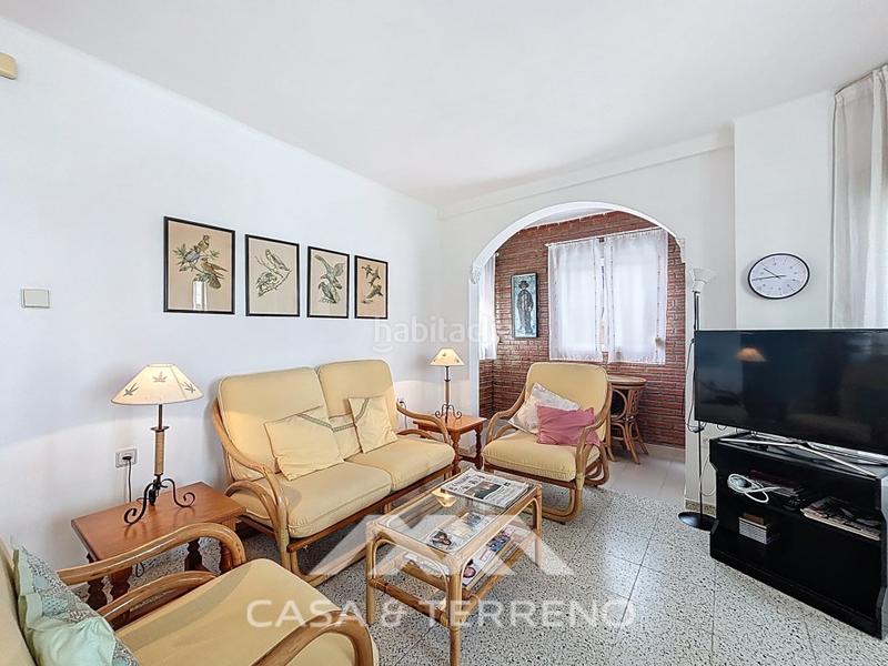 Foto faca732f-4f92-4e9d-acd0-08fd18851a2e. Apartamento piso luminoso con amplio balcón y excelente ubicación en Torre del Mar