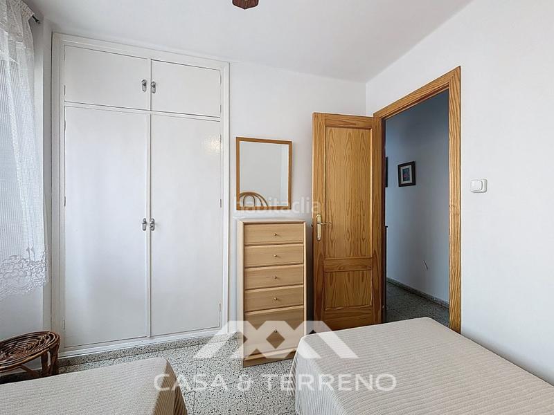 Foto fd2e1085-3ac7-47f8-97a4-b1047f2011e3. Apartamento piso luminoso con amplio balcón y excelente ubicación en Torre del Mar