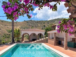 Casa  Diseminados diseminados. Se vende villa en canillas de albaida, málaga, axarquía