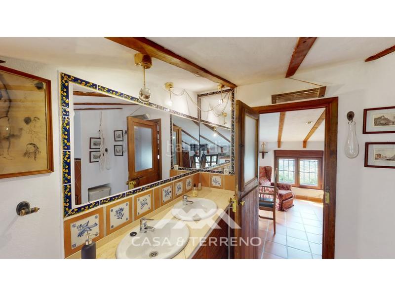 Foto e61897f9-0698-4aa6-8cb4-62c6dbbdbee0. Geschäftsraum in Sayalonga