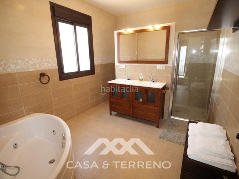 Foto 71cf1517-4be3-4039-a485-dc26b185a0bf. Maison jumelée dans calle dans Salares