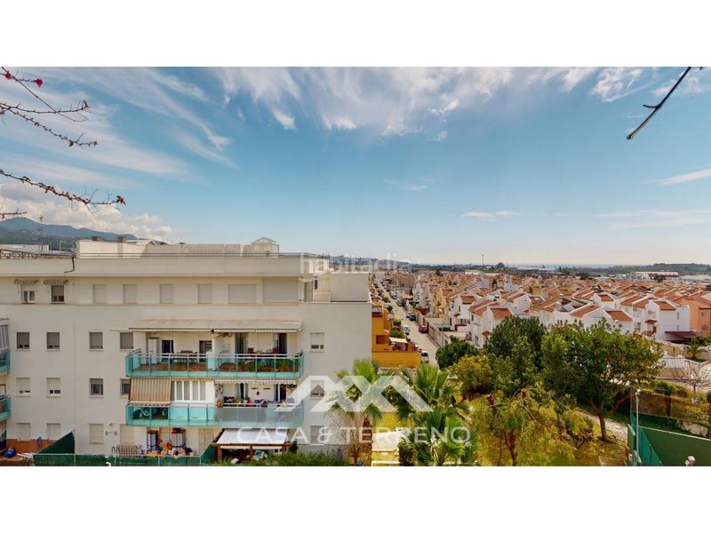 Foto 8b08c06e-721e-47b0-a43a-75be98de34e6. Àtic amb aparcament piscina a El Limonar Vélez - Málaga