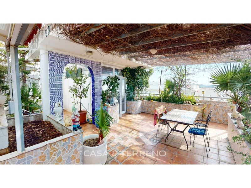 Foto eb5e52d9-28ae-4cf5-b527-71d1fb53ec8e. Àtic amb aparcament piscina a El Limonar Vélez - Málaga