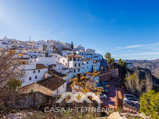 Haus  Calle castillo. Propiedad única en comares  tres viviendas con vistas panorámica