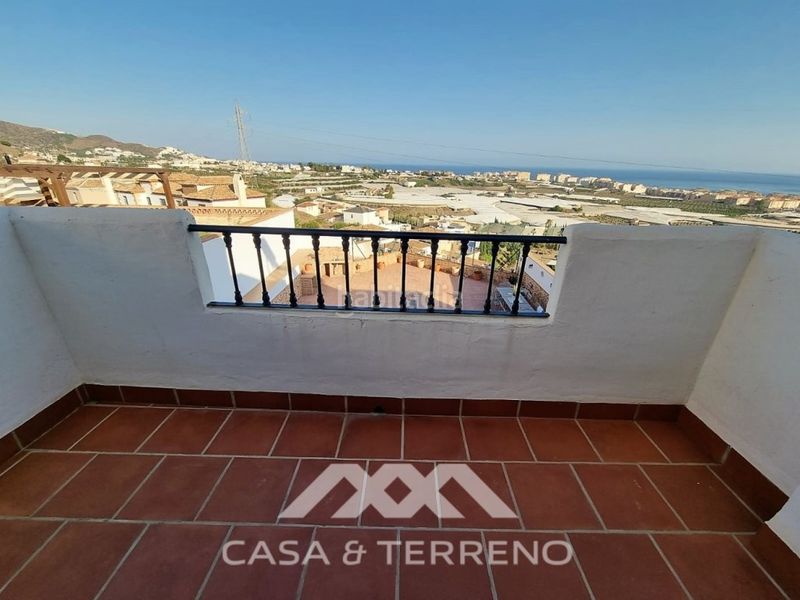 Foto 09932f7d-9bb8-4f77-9f80-38383b680482. Casa amb aparcament a Torrox park Torrox