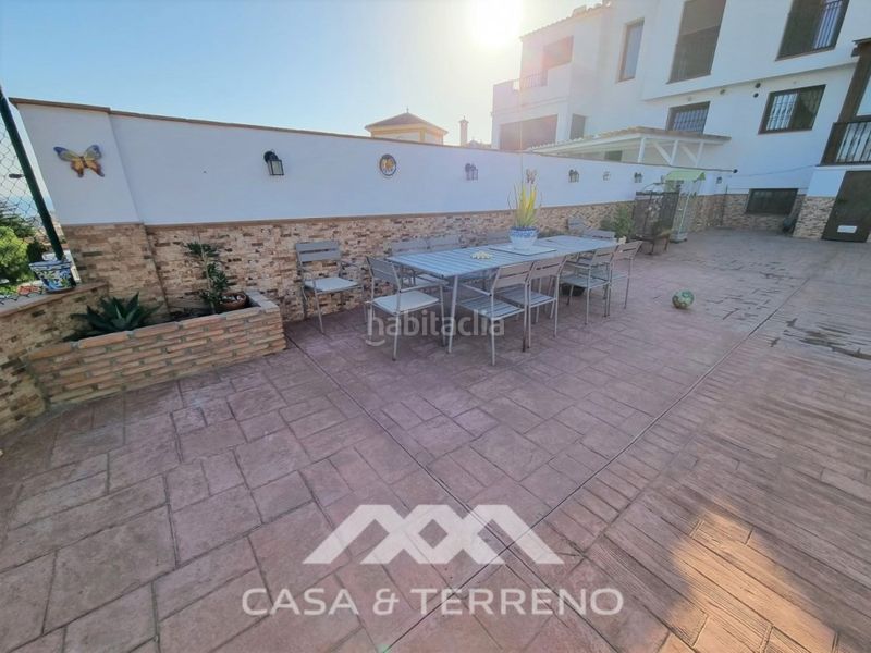 Foto ec048230-6f53-4484-887a-c0983c40b4e3. Casa amb aparcament a Torrox park Torrox