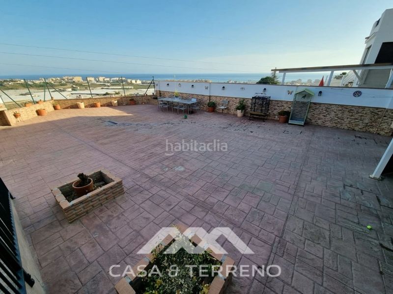 Foto ff470c41-e098-4f64-b03f-9fbbbe6a9223. Casa amb aparcament a Torrox park Torrox