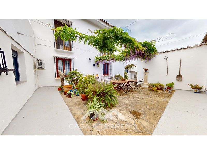 Foto 341f1535-aa6a-47d8-9d07-c9eed024a336. Casa amb aparcament piscina a Álora