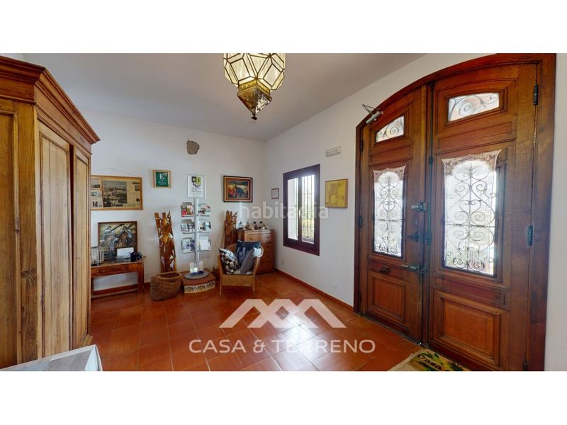 Foto f68ff1e7-1928-4cf8-bee3-bec02c2335e3. Casa amb aparcament piscina a Álora