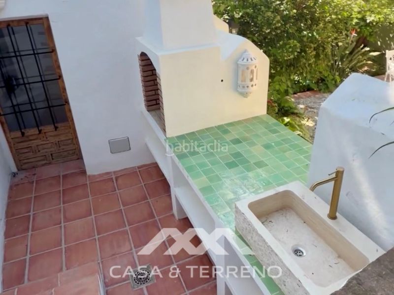 Foto 04d06489-dea5-4bb5-9dd9-58e8915106aa. Casa amb piscina a Comares