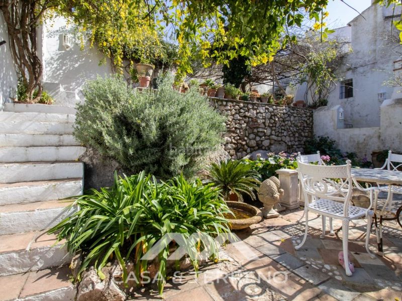 Foto a135ea86-937e-48a3-af4b-84441e74a82e. Casa amb piscina a Comares