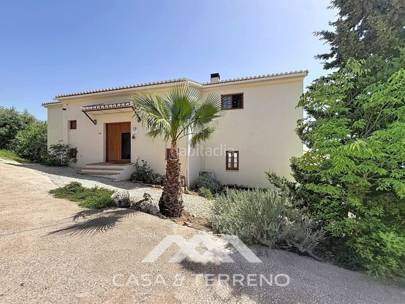 Foto d84a024e-068a-4a7b-91bf-8bd6269de04b. Casa amb calefacció aparcament piscina a Alcaucín
