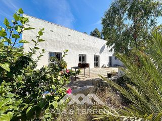 Casa  Poligono 32 parcela. Se vende amplia finca con casa en almayate  tranquilidad, espaci