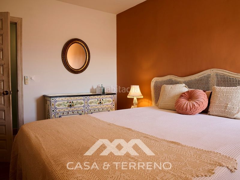 Foto 133e67cf-9fb0-47aa-8a0c-b2d2c53546c8. Casa amb piscina a Comares