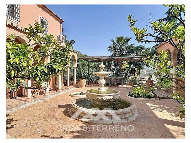 Foto 64c77892-7b92-4a4b-bf2a-a164cd3ede2d. Casa amb piscina a Comares