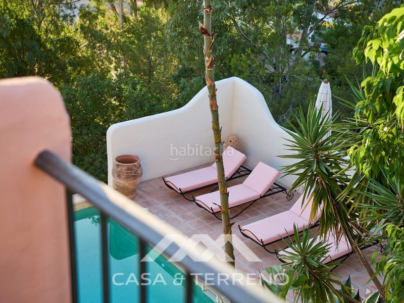 Foto 69db8040-d083-405b-b982-93578f939040. Casa amb piscina a Comares
