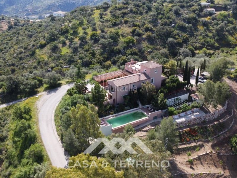 Foto bd9c1101-152b-447e-bf21-f4bde384f85a. Casa amb piscina a Comares