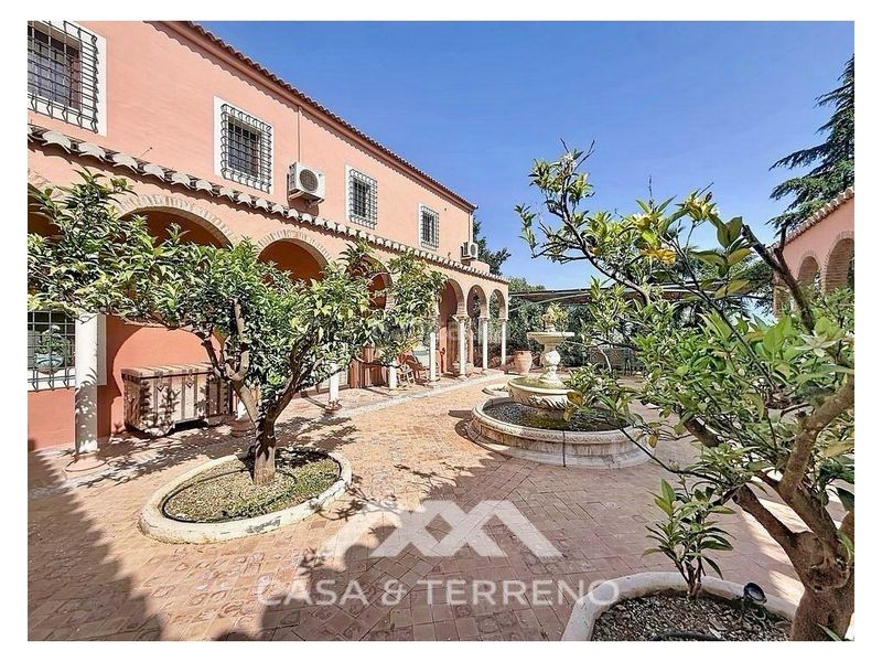 Foto ebbdc151-ce91-4ec8-a9fd-9c769833439e. Casa amb piscina a Comares