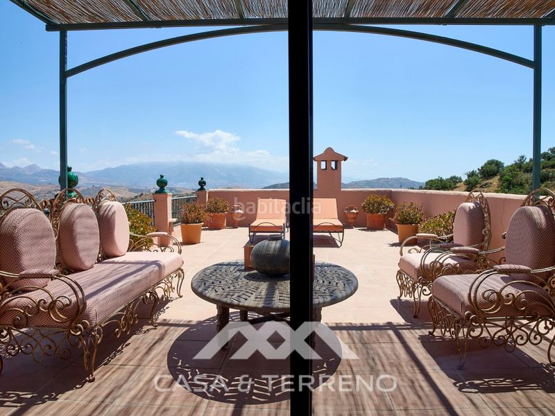 Foto fc08f993-efe4-4249-8f1a-cd70910b7989. Casa amb piscina a Comares