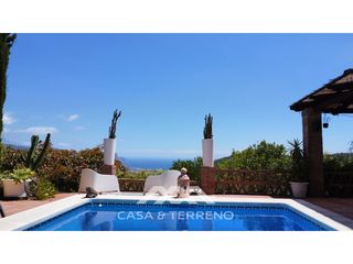 Chalet in Torrox Pueblo. Se vende auténtica finca rústica con vistas panorámicas al mar y