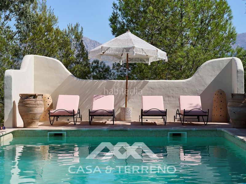 Foto 82ec0a47-1d15-4823-bfc5-6263a39572c6. Casa amb piscina a Comares
