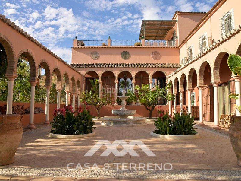 Foto ad0bc949-1f30-46c3-8322-9be3d0034413. Casa amb piscina a Comares