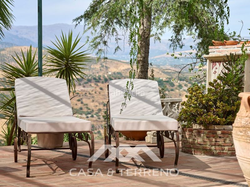 Foto f2ee3b79-e009-40bb-ba4d-e4215a6dc2b6. Casa amb piscina a Comares