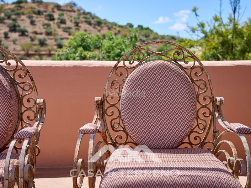 Foto f8d9a18e-4288-4d0b-9d34-fb21bbbfbf9f. Casa amb piscina a Comares