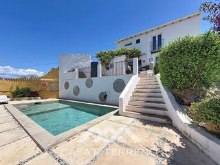 Chalet  Diseminados almayate bajo (diseminado). En venta  chalet en almayate con piscina, estudio y vistas al ma