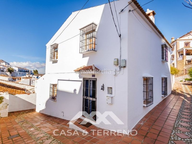 Foto eaf258e8-95b5-4bb0-8e47-93654f6479d7. Casa amb aparcament piscina a Comares