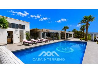 Casa  Partida fuente ariza. Villa renovada de 4 dormitorios  piscina, vistas al mar y solar