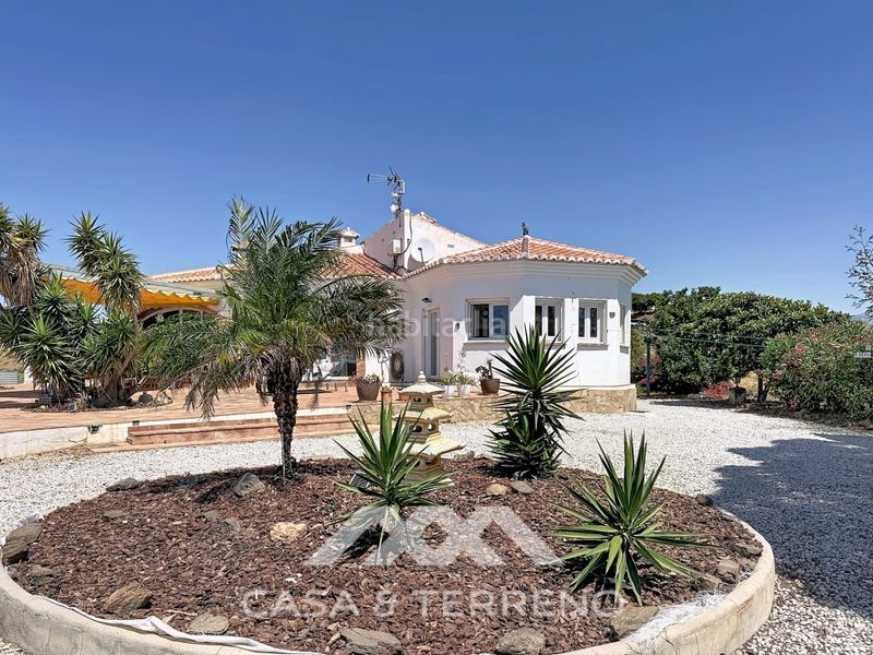 Foto 4a3f6666-4f22-4d01-ad9e-86b30d854fc0. Casa amb piscina a Norte - Barrio del Pilar - El Reñidero Vélez - Málaga