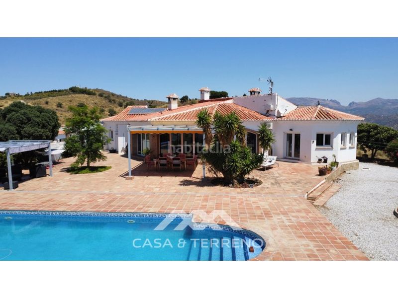 Foto f3f3267f-fcad-42d4-9a0d-66e771d455ea. Casa amb piscina a Norte - Barrio del Pilar - El Reñidero Vélez - Málaga
