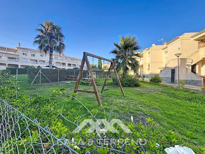 Foto 4bc0f462-ebbc-4130-8088-dc119b5d2310. Apartament amb piscina a Torrox park Torrox