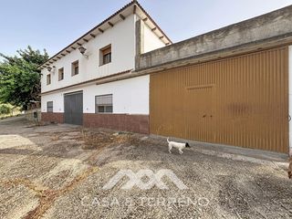 Chalet  Carril del dique. Exclusivo chalet en venta de 8 dormitorios en el burgo