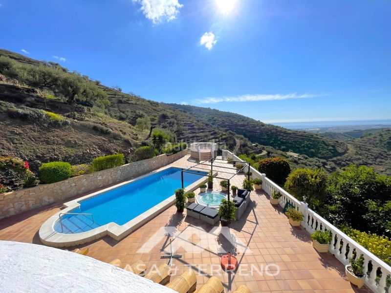 Foto ccf77c0a-347b-4567-93d9-91138d4746d7. Casa amb piscina a Arenas