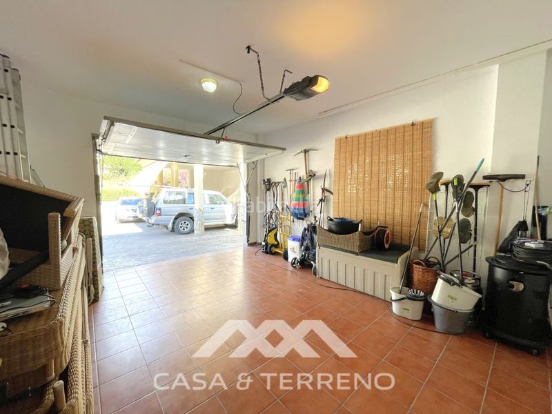 Foto f926c379-6d3e-43ea-887a-3e84c9a38f04. Casa amb piscina a Arenas