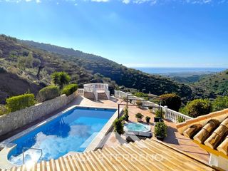 Casa  Diseminados diseminados. Villa de cuatro dormitorios con vistas al mar, piscina y terraza