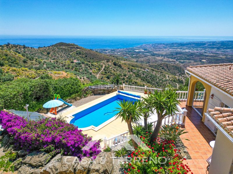 Foto 91d3a8c8-ab3a-40ec-b973-1b1564e25eff. Casa amb calefacció aparcament piscina a Arenas