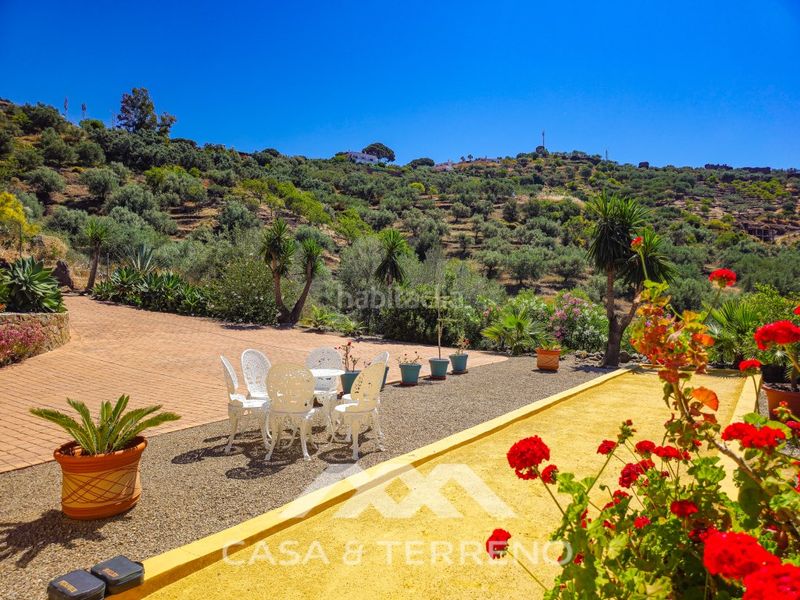 Foto b956f5ef-45f1-4e46-a3fd-d3ef655473f3. Casa amb calefacció aparcament piscina a Arenas