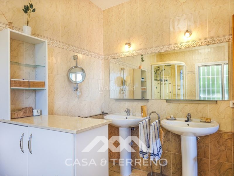 Foto bf11090c-9983-4117-a51f-b0e104327d90. Casa amb calefacció aparcament piscina a Arenas