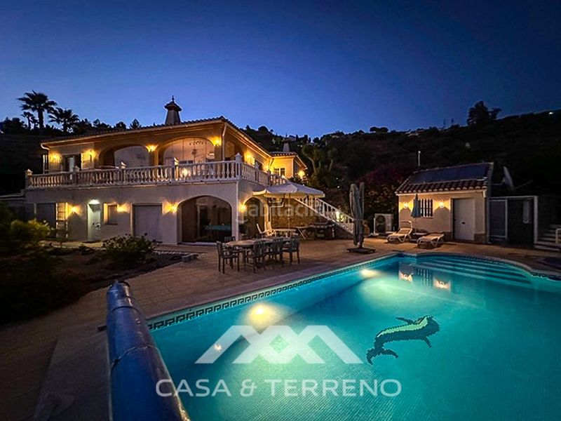 Foto c15fdb98-02ae-4254-bd87-74fac0bf69d9. Casa amb calefacció aparcament piscina a Arenas